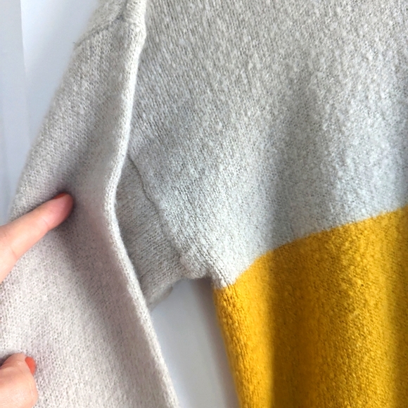 Color block cozy sweater - Picture 2 of 4